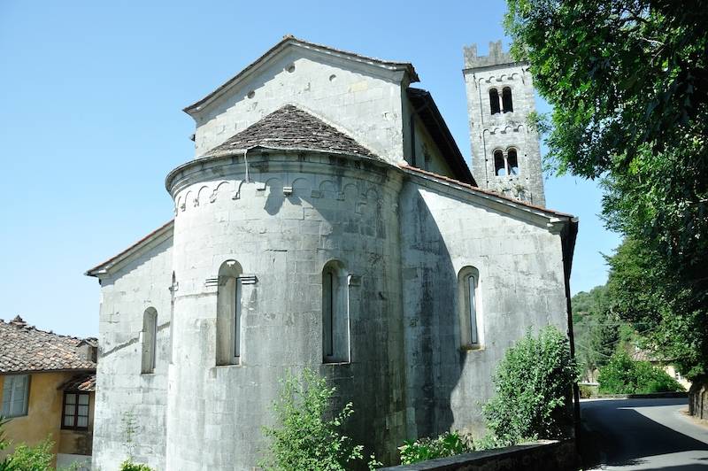 Pieve di Brancoli, chiesa parrocchiale – pieve di San Giorgio, secolo XI,  abside (2020)