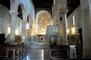 Pieve di Brancoli, chiesa parrocchiale – pieve di San Giorgio, interno, secolo XI (2020)