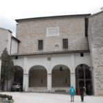La facciata della chiesa
